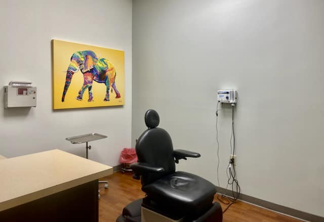 From dull to delightful: Witness the incredible transformation of this Dermatology office by Reardon Painting, where Brad and Jason worked their magic to create a soothing and welcoming space for patients and staff alike. 🎨✨ #OfficeMakeover #ReardonPainting